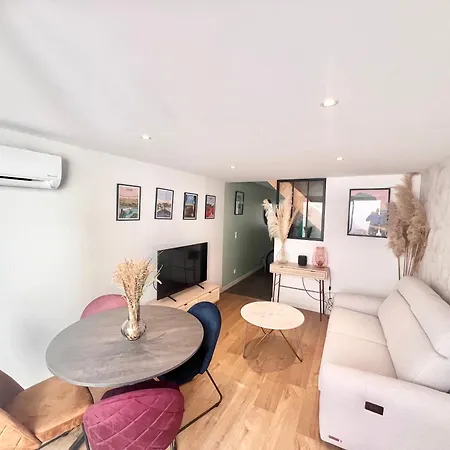 Holiday home Maison Intra-muros